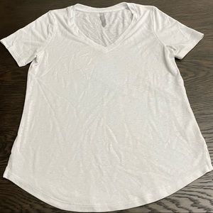 Athleta v neck T shirt M